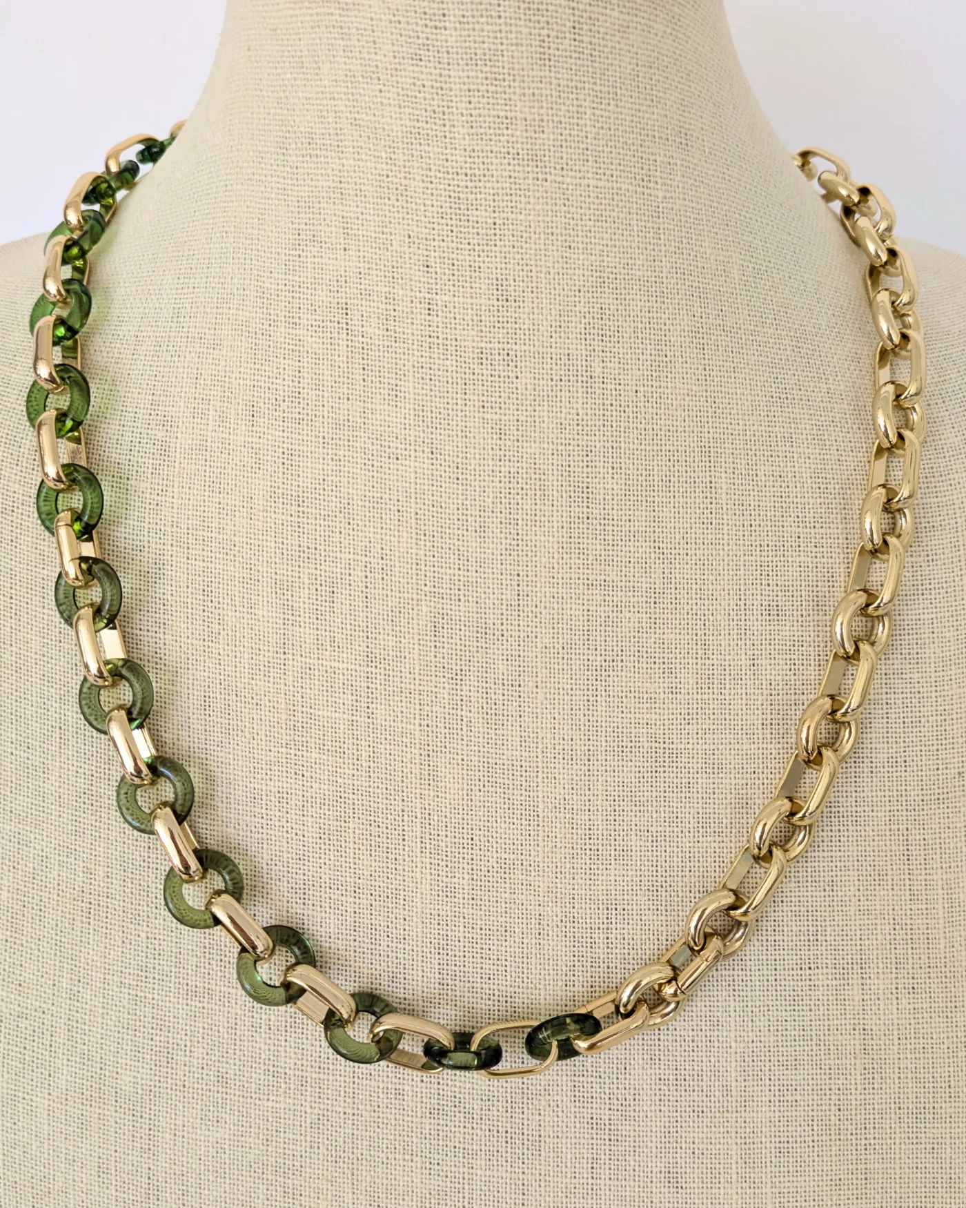 Green Circle Link Necklace